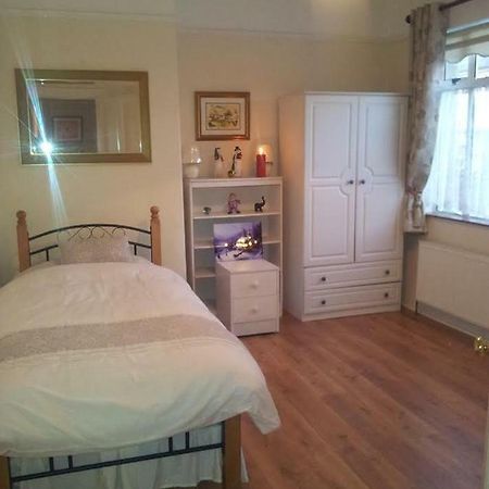 Town House Villa Ennis Bagian luar foto
