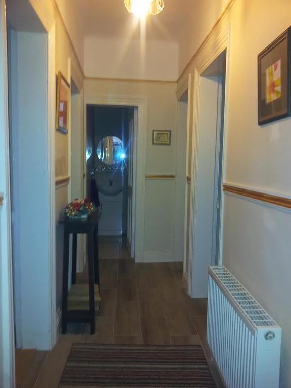 Town House Villa Ennis Bagian luar foto