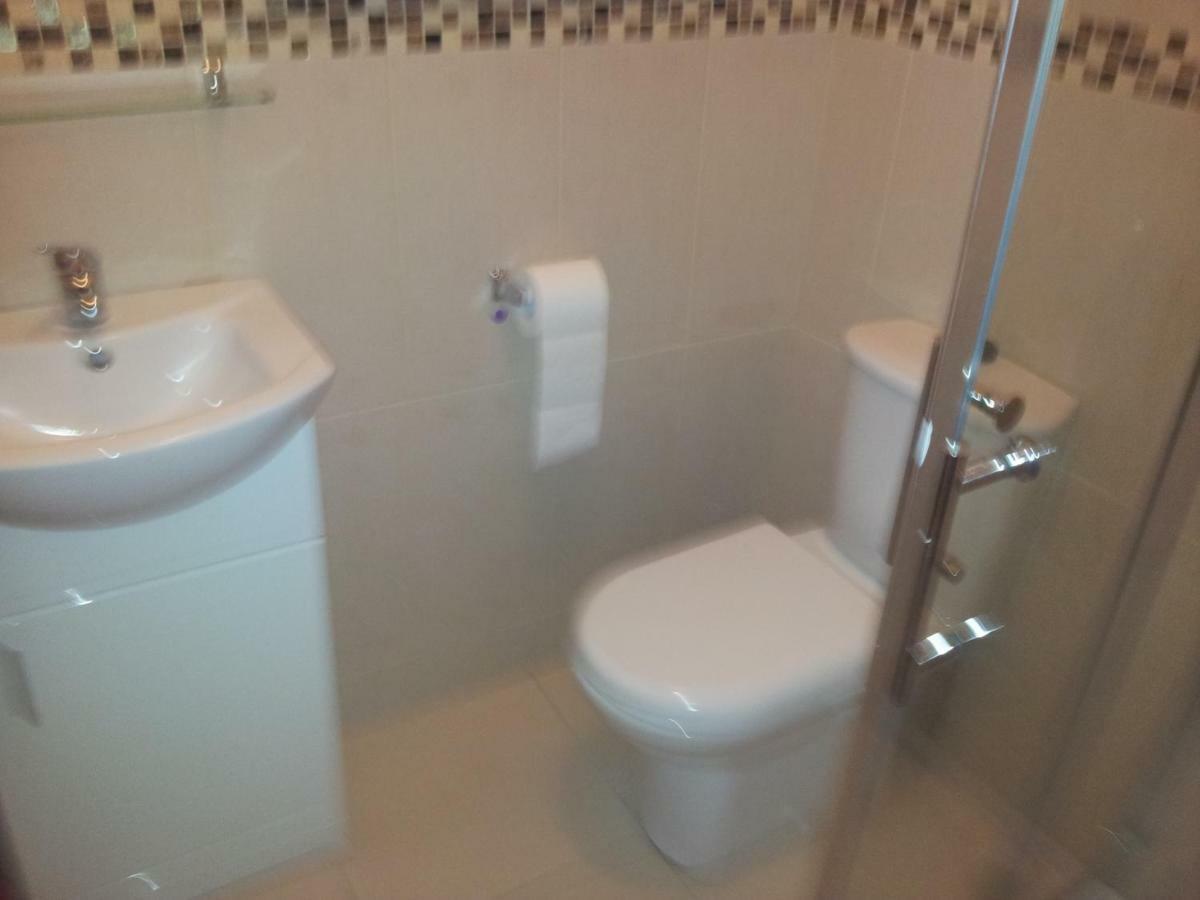Town House Villa Ennis Bagian luar foto